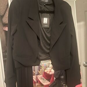 Fashion Nova Black Cropped Blazer